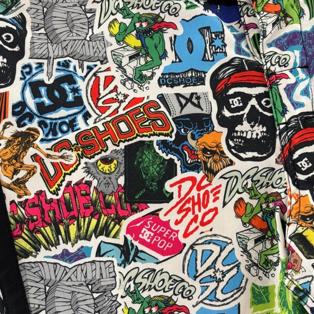 DC Shoes Graffiti Sticker Print Board Shorts Mens 32‎ Skateboarding Swim Trunks